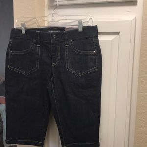 Ann Taylor Petites dark denim slim fit capris NWT